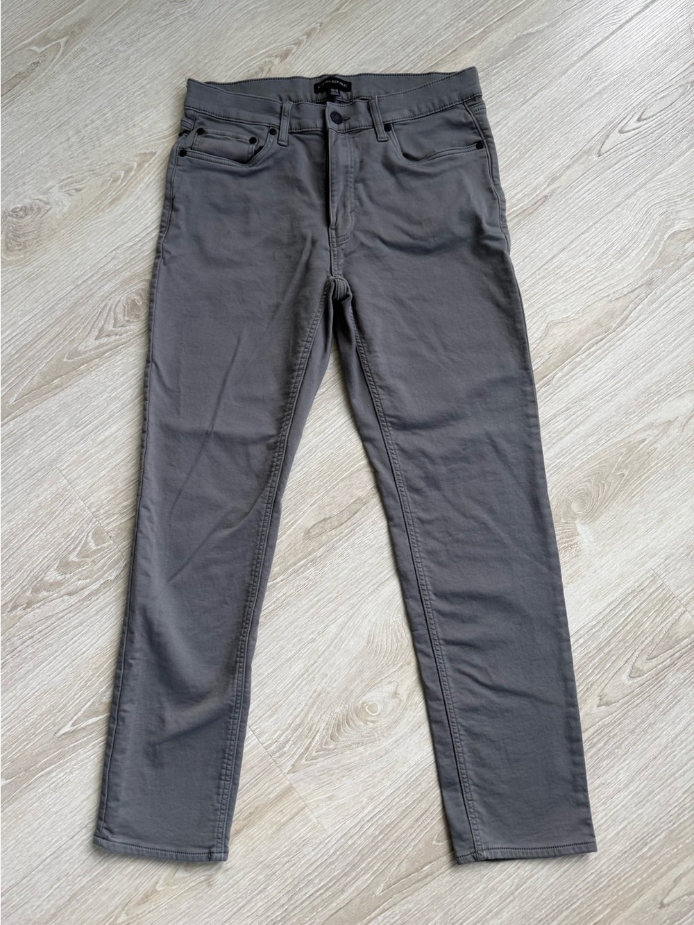 Banana Republic Gray Slim Travelers- 32 x 32- NWOT